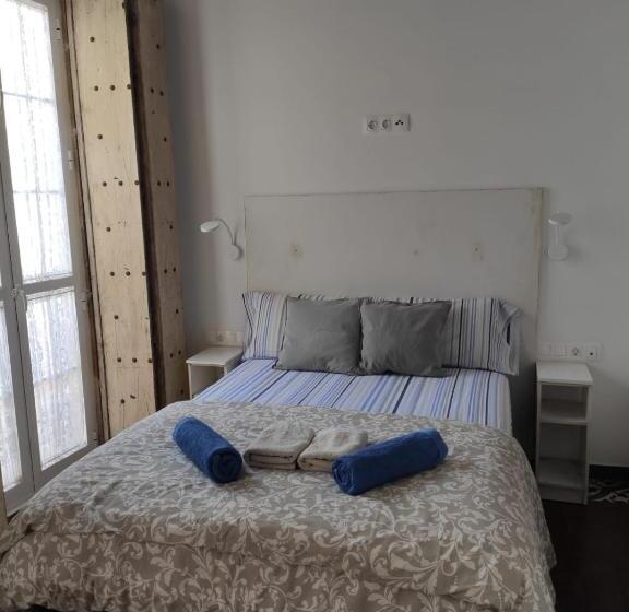 Quarto Estandar, Dormir En Cádiz