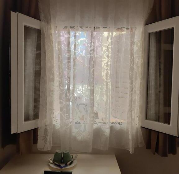 Quarto Estandar Interior, Dormir En Cádiz