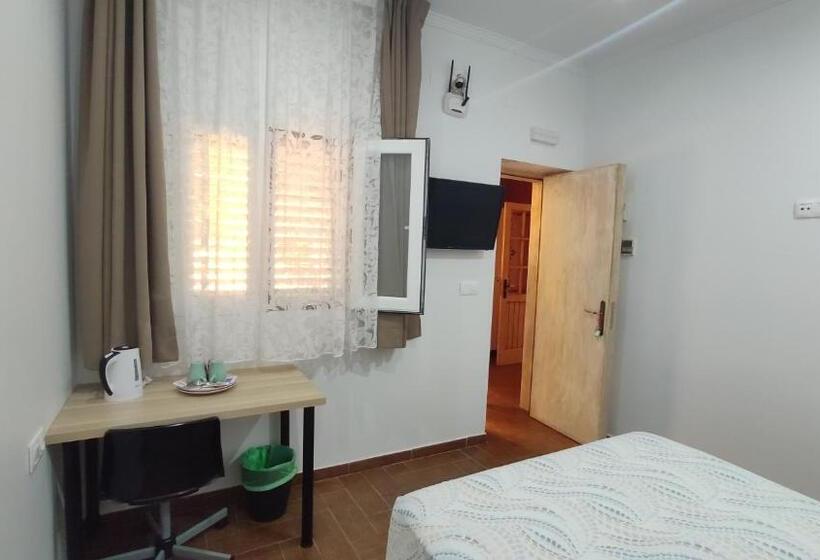 Quarto Estandar Interior, Dormir En Cádiz