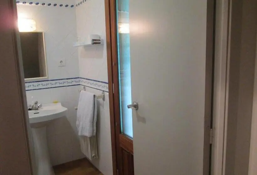 Standardzimmer, Fonda Urquizu