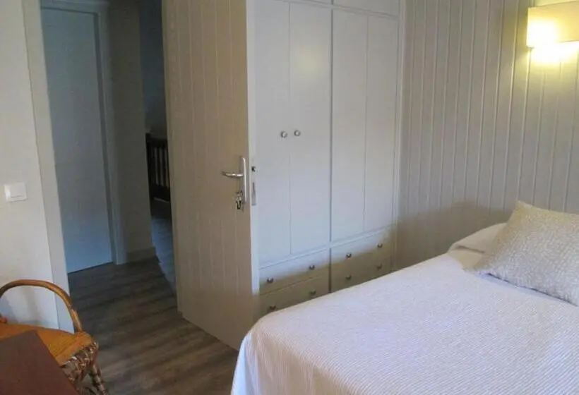 Standardzimmer, Fonda Urquizu