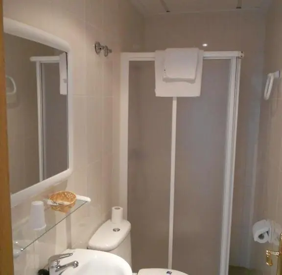 اتاق استاندارد یک نفره, Hostal Donaire Ii