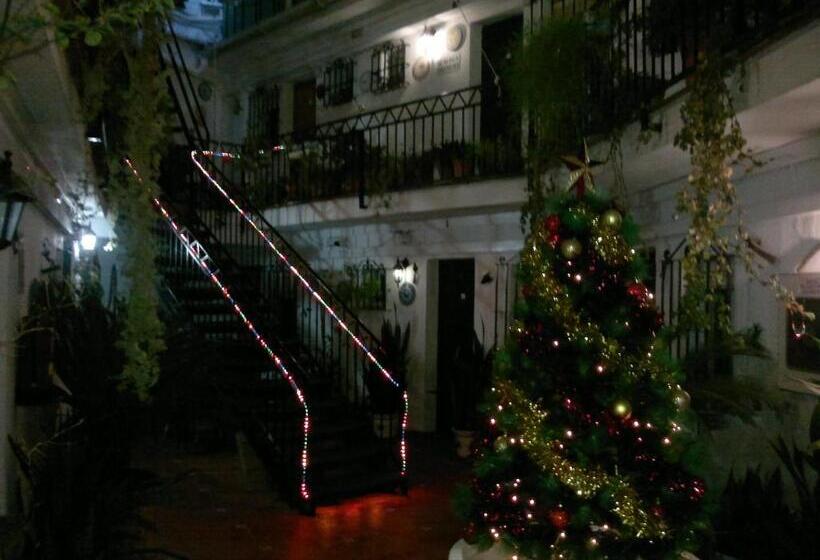 标准单人间, Hostal El Patio