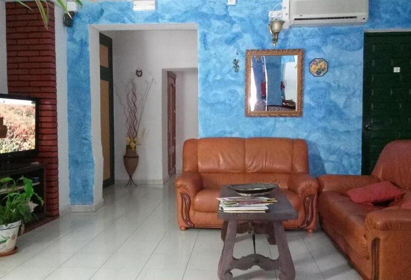 اتاق استاندارد سه نفره, Hostal El Patio