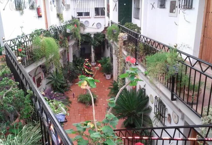 اتاق استاندارد سه نفره, Hostal El Patio
