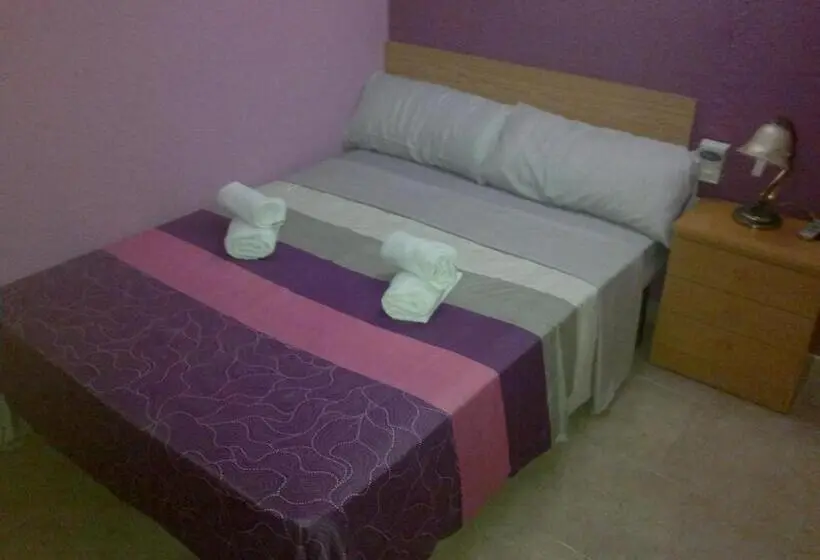 اتاق استاندارد سه نفره, Hostal El Patio