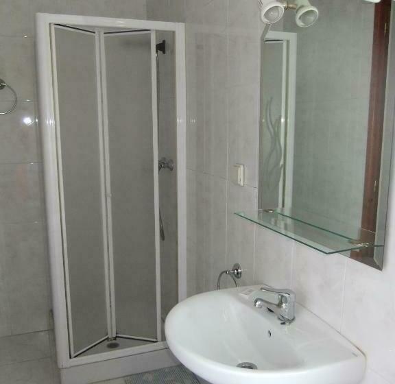 标准单人间, Pensió L'estada