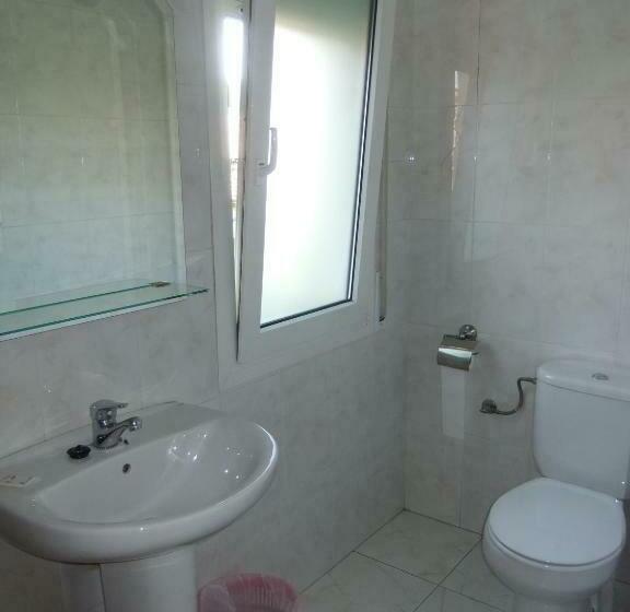 标准单人间, Pensió L'estada