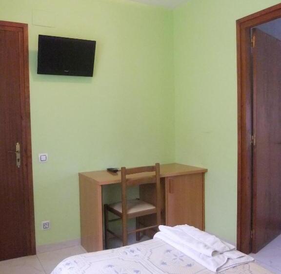 标准单人间, Pensió L'estada