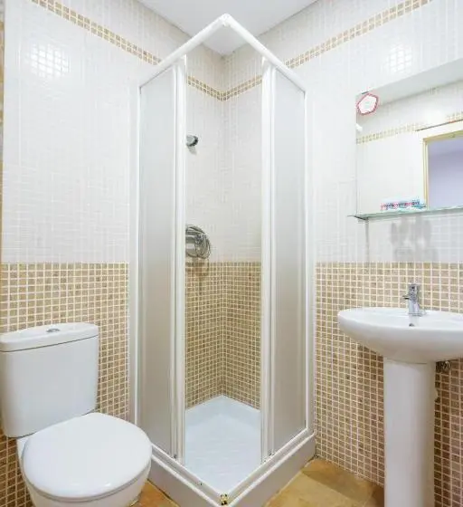 اتاق استاندارد سه نفره, Pensión Riad Mediterraneo