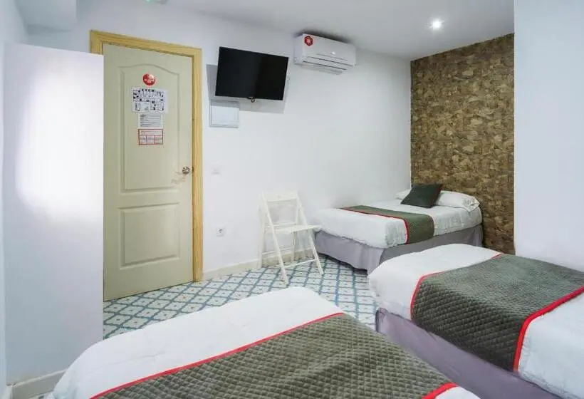 اتاق استاندارد سه نفره, Pensión Riad Mediterraneo