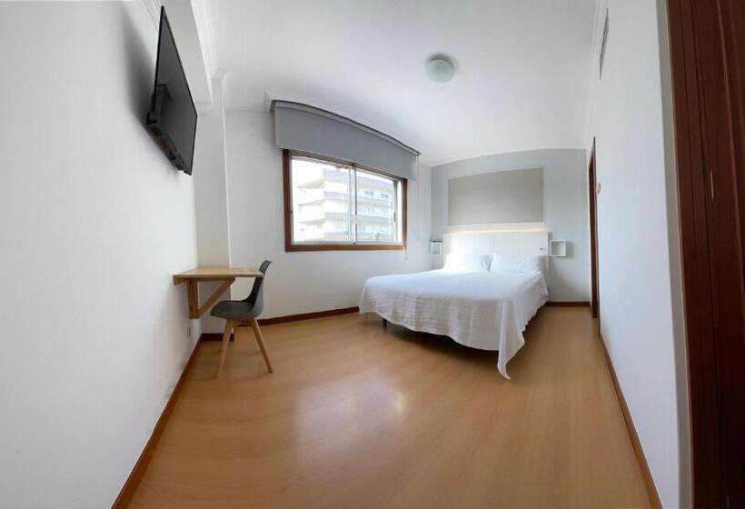 اتاق لوکس, Pensión Venus