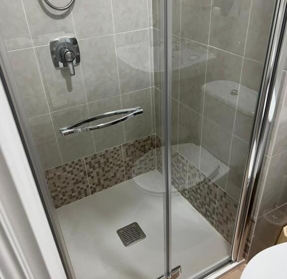 Номер Стандарт, Pensión Zeus