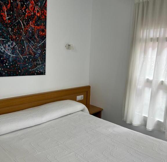 Номер Стандарт, Pensión Zeus