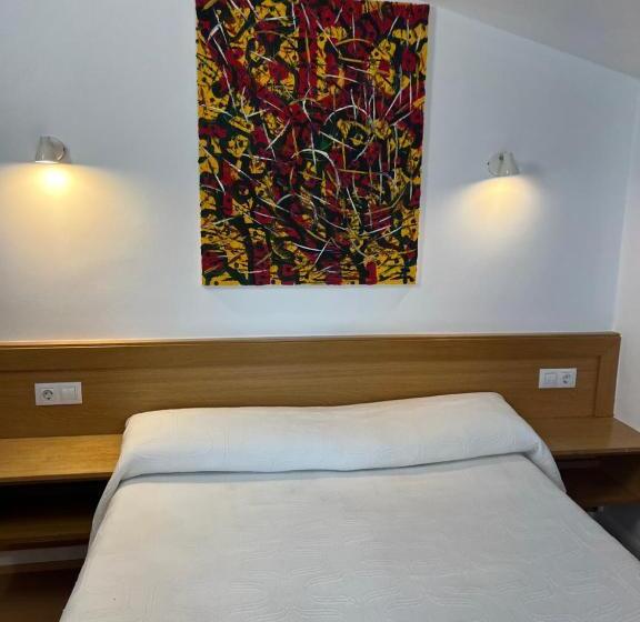 Номер Стандарт, Pensión Zeus