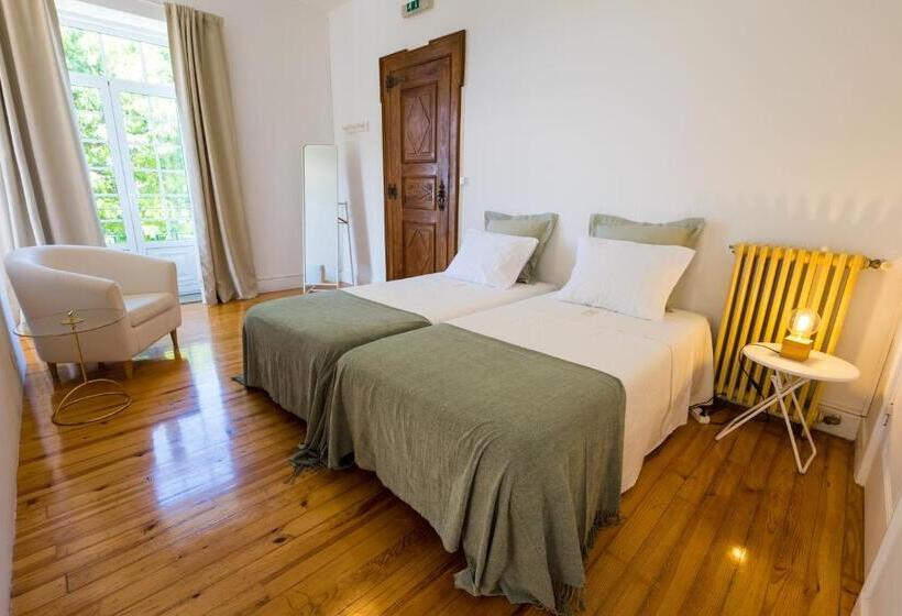 سوئیت با بالکن, 3 Marias Residence