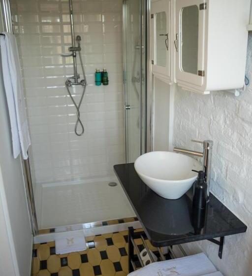 سوئیت با بالکن, 3 Marias Residence