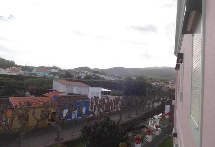 デラックスルーム, Vila Laura