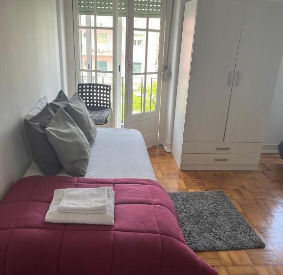 Quarto Familiar Banheiro Compartilhado, Alvalade Ii Airport Guest House