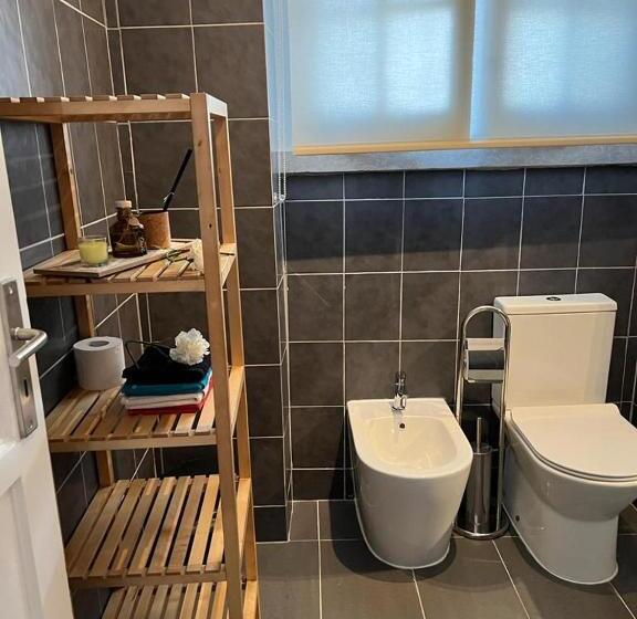 Quarto Familiar Banheiro Compartilhado, Alvalade Ii Airport Guest House