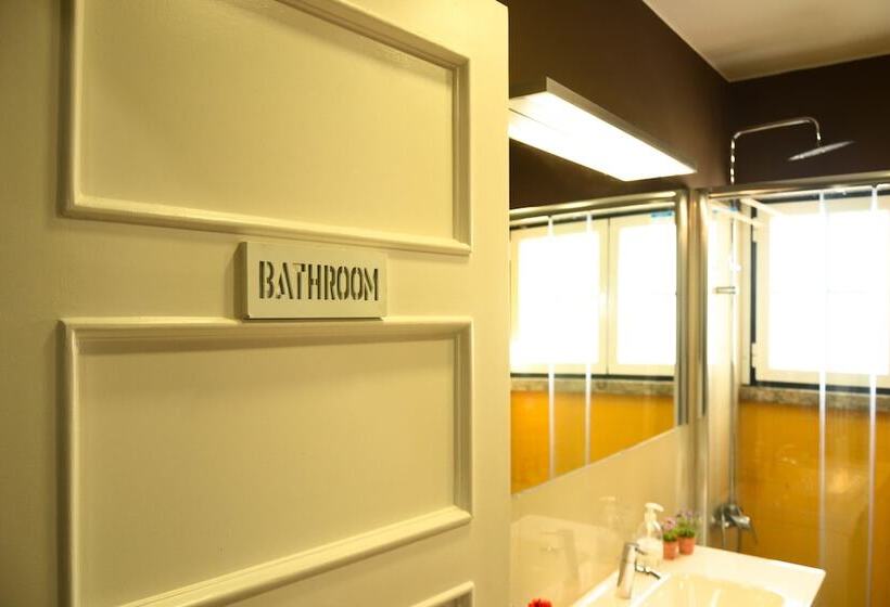 اتاق استاندارد با سرویس بهداشتی مشترک, Alvalade Ii Airport Guest House