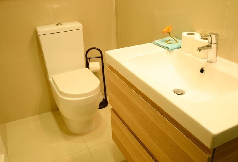 اتاق استاندارد با سرویس بهداشتی مشترک, Alvalade Ii Airport Guest House