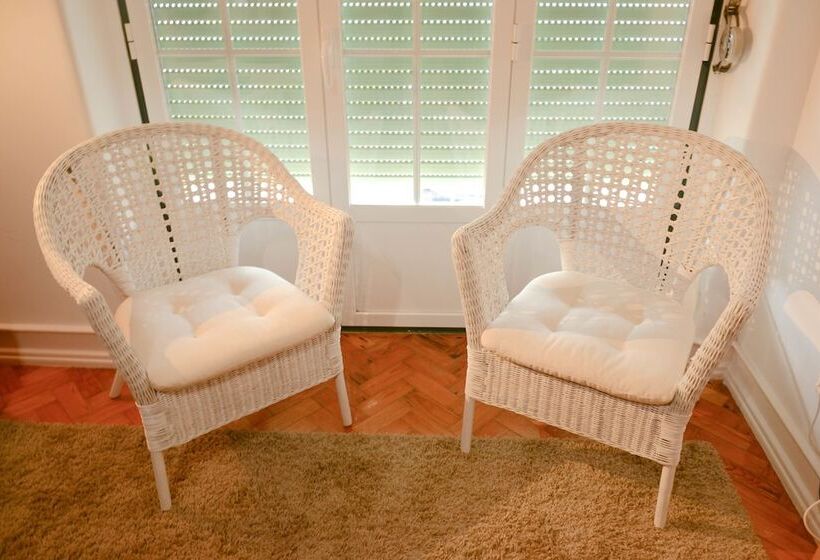 اتاق استاندارد با سرویس بهداشتی مشترک, Alvalade Ii Airport Guest House