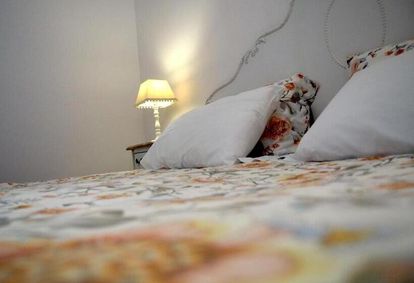 Люкс Кровать Кинг, Formosa Guest House