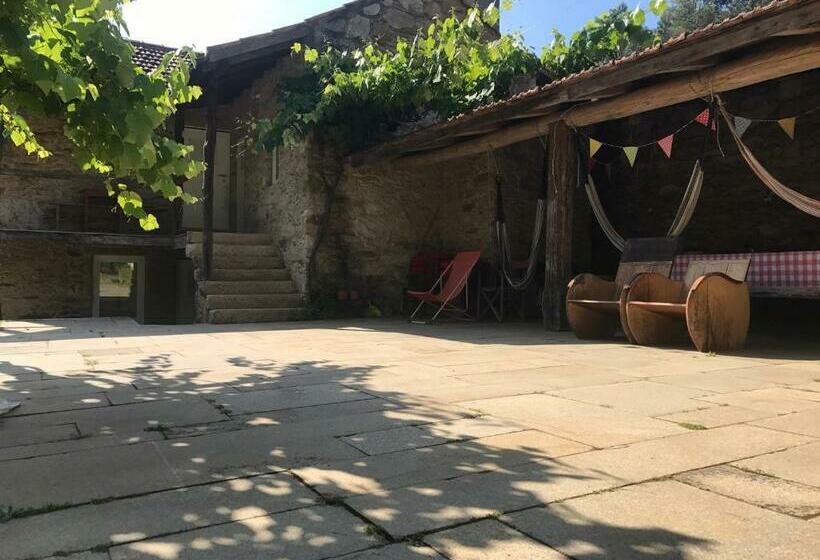 منزل غرفتين نوم, Moleiro Da Costa Má