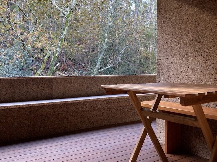 غرفة قياسية, Moleiro Da Costa Má