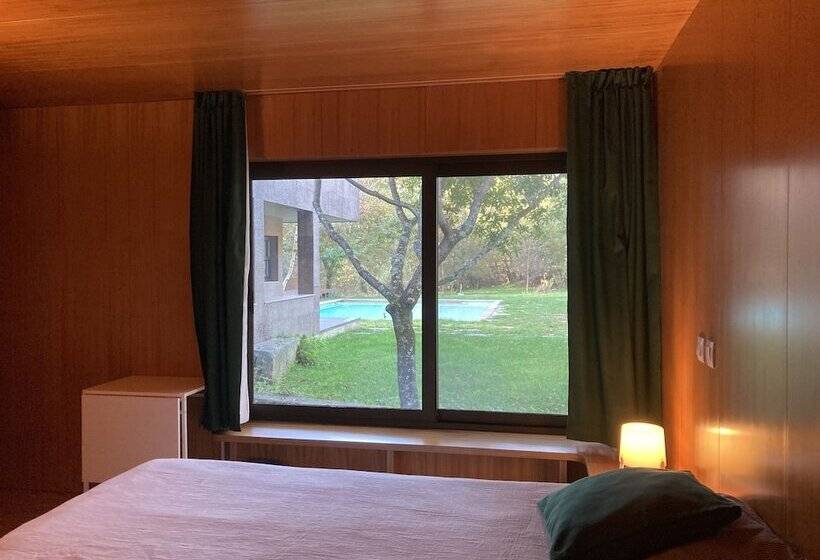 غرفة قياسية, Moleiro Da Costa Má