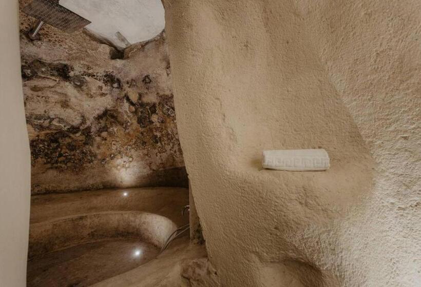 اتاق پریمیوم چهارنفره, Pietragialla
