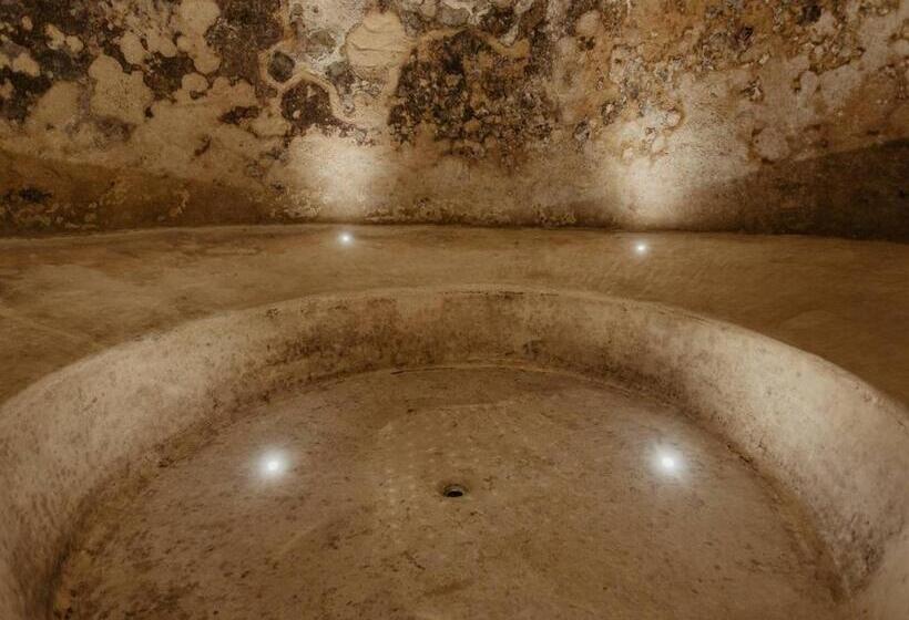 اتاق پریمیوم چهارنفره, Pietragialla