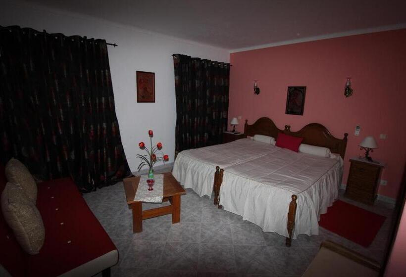 Номер Стандарт Трехместный, Vila Sodré Guest House