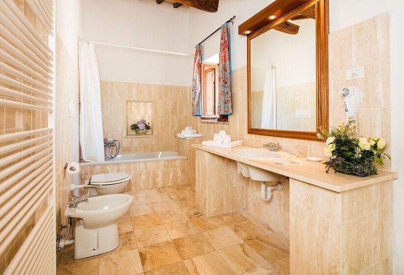 חדר סופריור, Castello Di Titignano