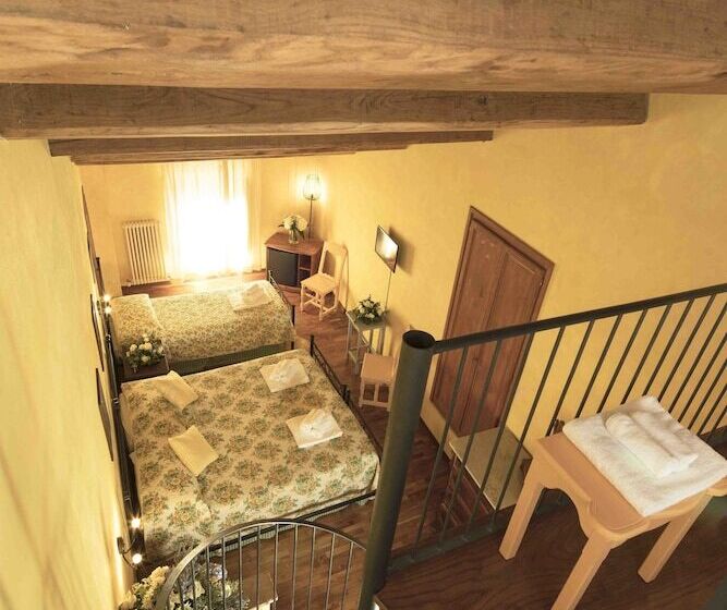 חדר משפחתי, Castello Di Titignano