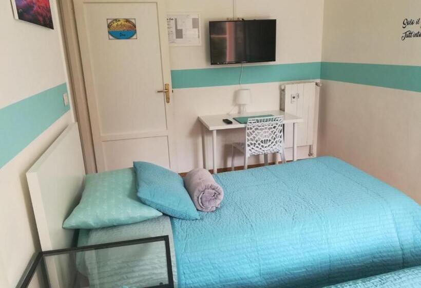 带共用浴室的标准房间, Ivrea La Bella