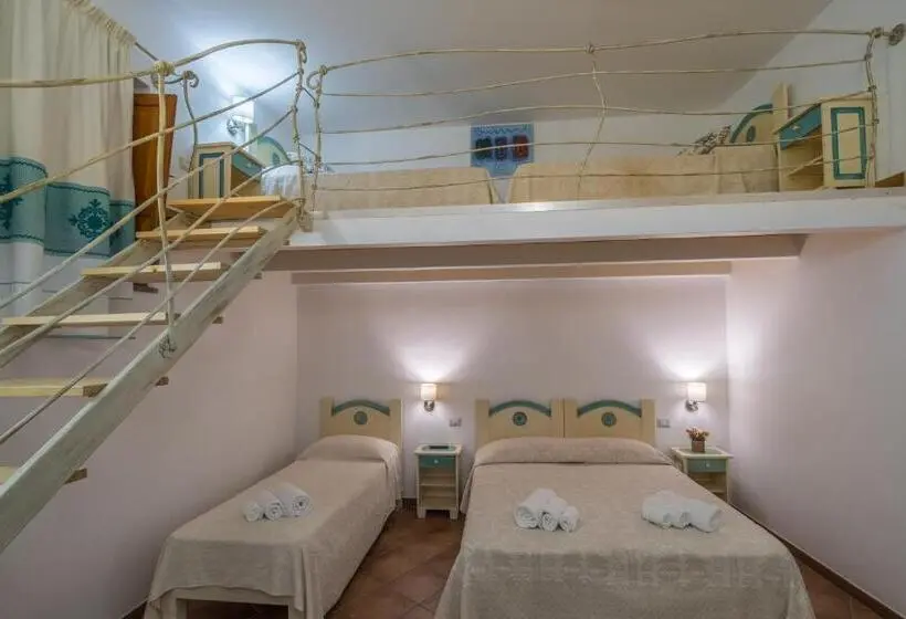 اتاق سوپریور خانوادگی, Bosa Queen House