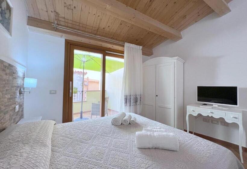 Номер Стандарт с Террасой, Bosa Queen House
