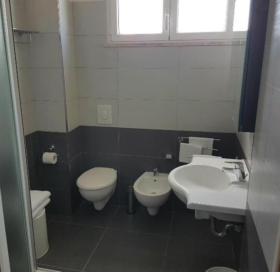 آپارتمان 1 خوابه با بالکن و چشم‌انداز دریا, Residence Adriana