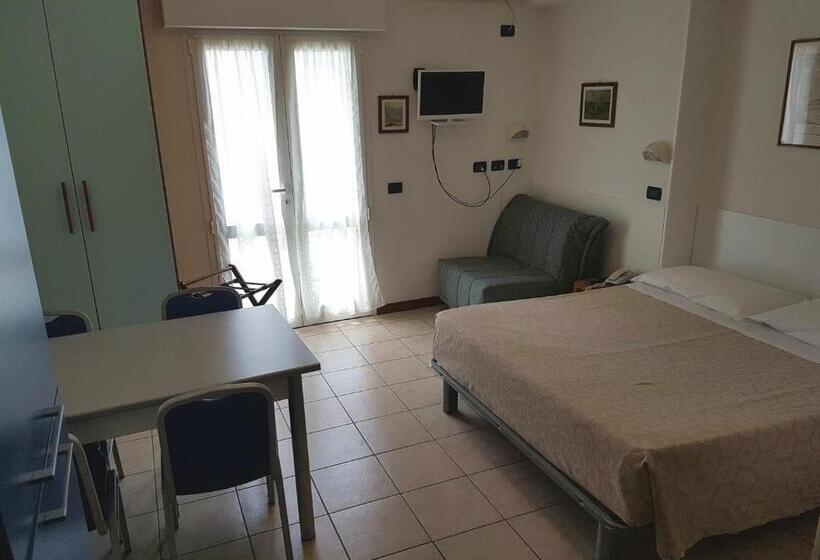 استودیوی استاندارد با چشم‌انداز دریا, Residence Adriana