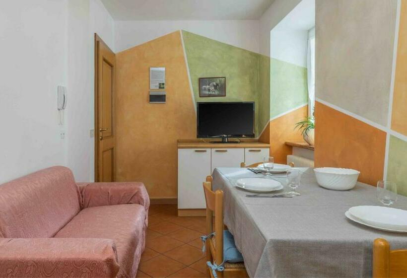 דירת חדר, Appartamenti Decarli