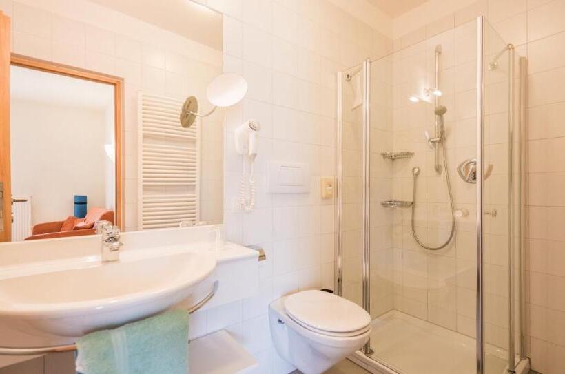 דירה בת חדר שינה 1 עם מרפסת, Paloria Apartments & Sport