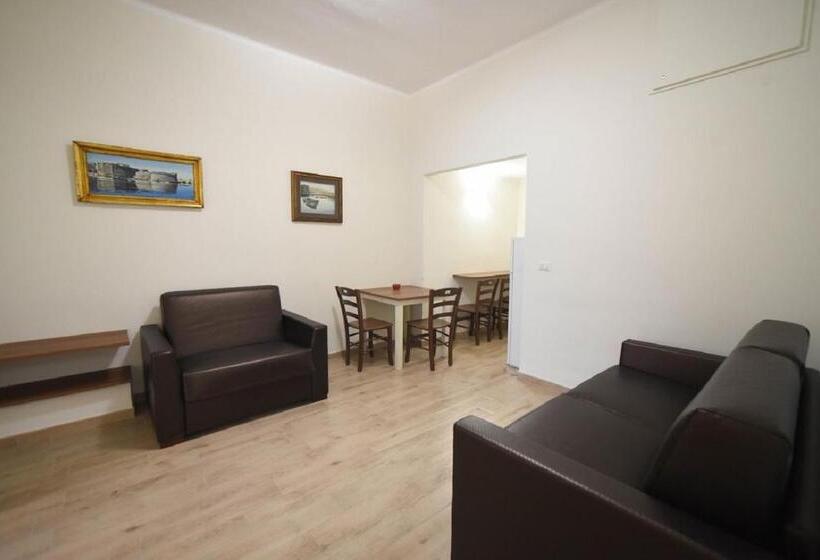 شقة غرفة واحدة, Fra Imari