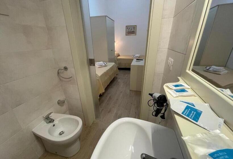 غرفة أساسية, Fra Imari