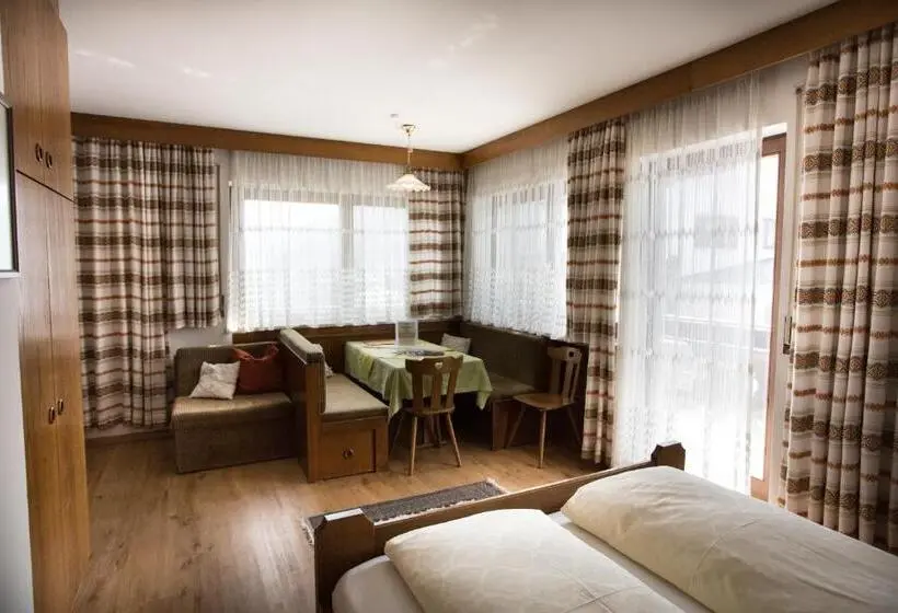 庭の見える1ベッドルームアパートメント, Residence Rienz