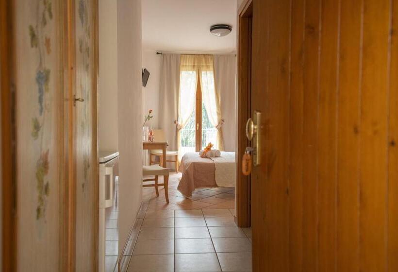 Номер Стандарт Вид на Озеро, Agriturismo Costadoro