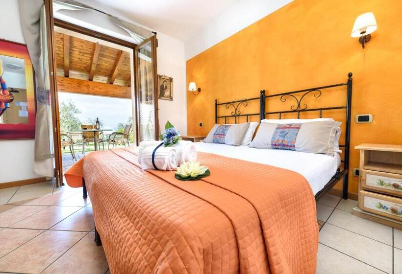 디럭스 룸 호수 전망, Agriturismo Costadoro