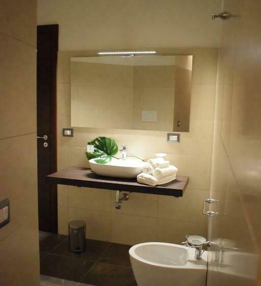 Трехместный Номер Стандарт с Балконом, Cento Tari' Guest House