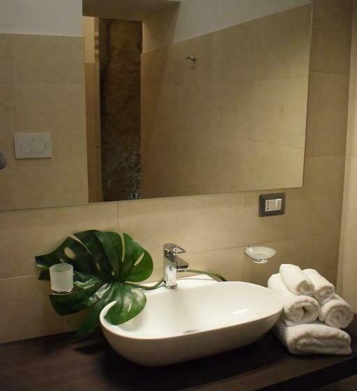 غرفة قياسية ثلاثية مزودة بشرفة, Cento Tari' Guest House